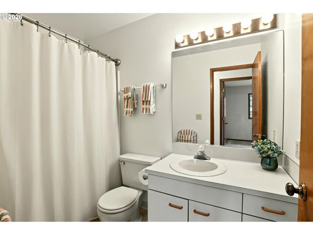 17410 SCHALIT Way, Lake Oswego, OR 97035