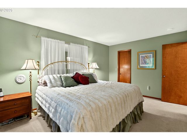 17410 SCHALIT Way, Lake Oswego, OR 97035