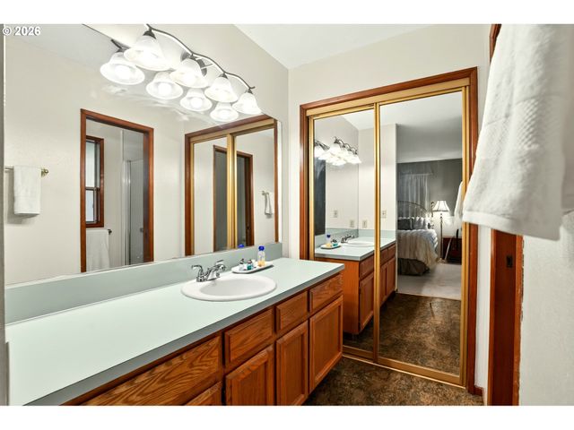17410 SCHALIT Way, Lake Oswego, OR 97035