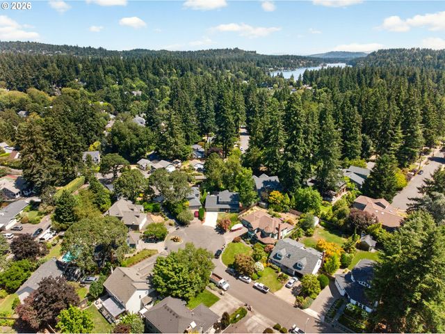 17410 SCHALIT Way, Lake Oswego, OR 97035