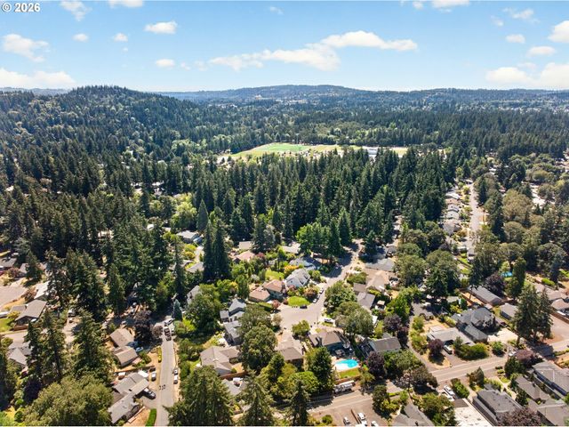 17410 SCHALIT Way, Lake Oswego, OR 97035