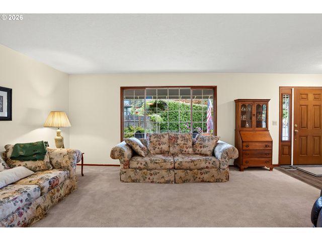 17410 SCHALIT Way, Lake Oswego, OR 97035