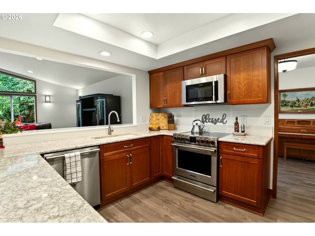 17410 SCHALIT Way, Lake Oswego, OR 97035