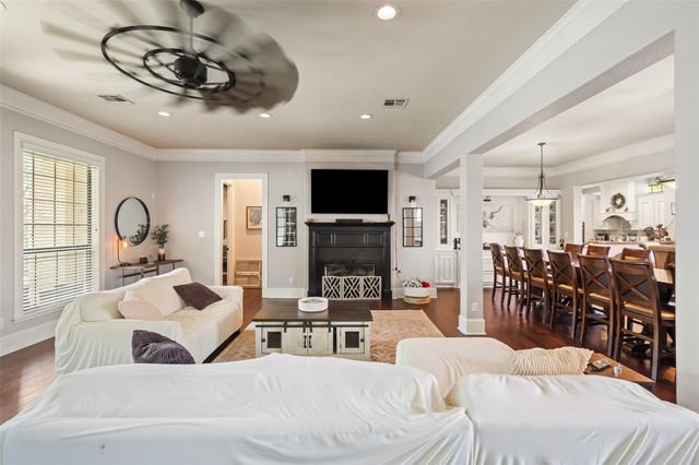 2 Brookgreen Circle N, Montgomery, TX 77356
