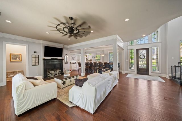 2 Brookgreen Circle N, Montgomery, TX 77356