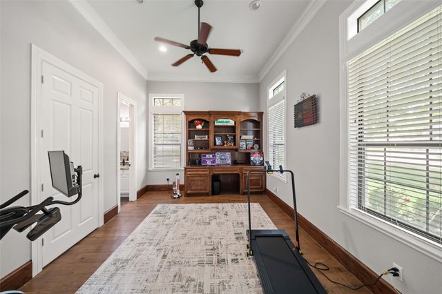 2 Brookgreen Circle N, Montgomery, TX 77356