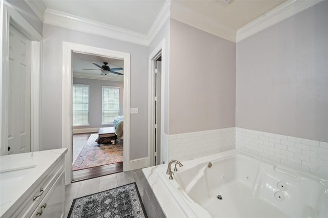2 Brookgreen Circle N, Montgomery, TX 77356