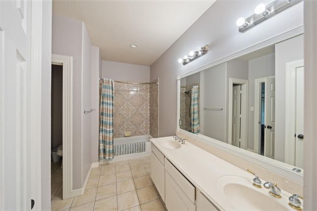 2 Brookgreen Circle N, Montgomery, TX 77356