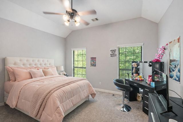 2 Brookgreen Circle N, Montgomery, TX 77356