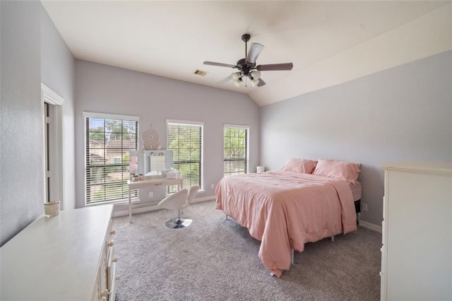 2 Brookgreen Circle N, Montgomery, TX 77356