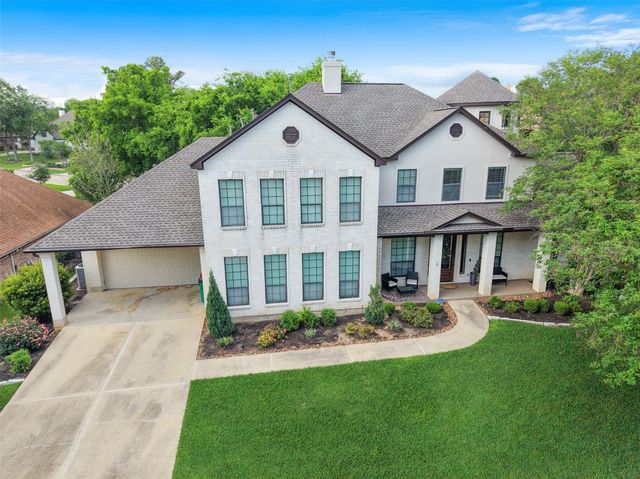 2 Brookgreen Circle N, Montgomery, TX 77356