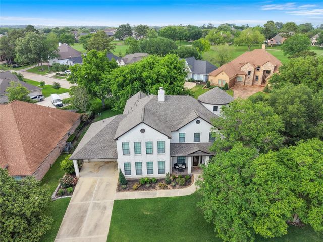 2 Brookgreen Circle N, Montgomery, TX 77356