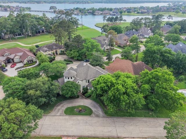 2 Brookgreen Circle N, Montgomery, TX 77356