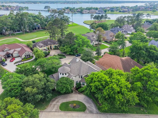 2 Brookgreen Circle N, Montgomery, TX 77356