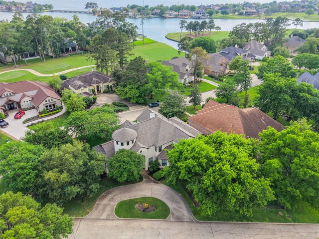 2 Brookgreen Circle N, Montgomery, TX 77356
