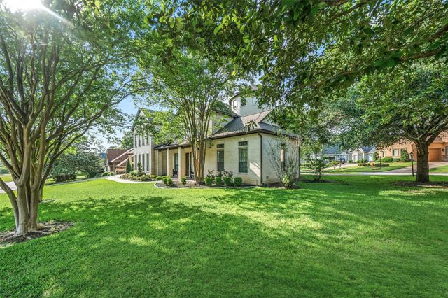 2 Brookgreen Circle N, Montgomery, TX 77356