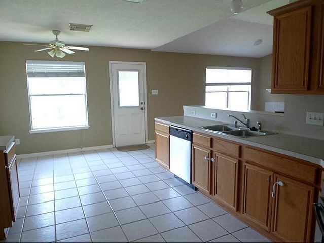 9718 Cottage Street, Pearland, TX 77584