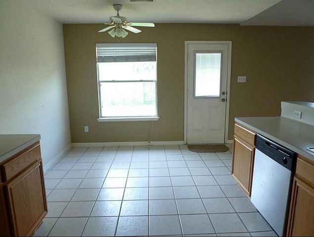 9718 Cottage Street, Pearland, TX 77584