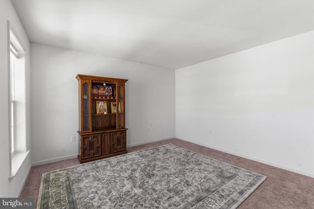 2425 HAWTHORNE DR, Harrisburg, PA 17110