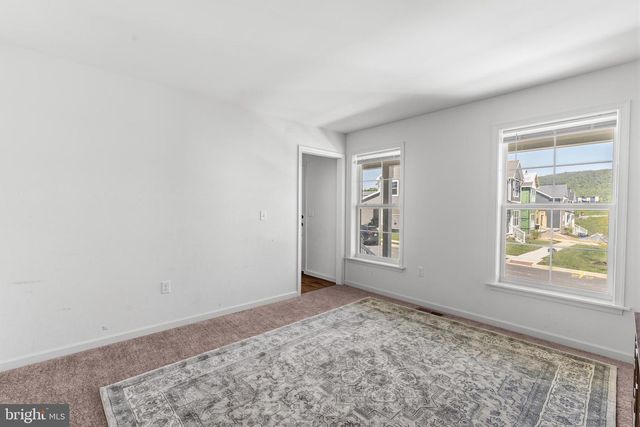 2425 HAWTHORNE DR, Harrisburg, PA 17110