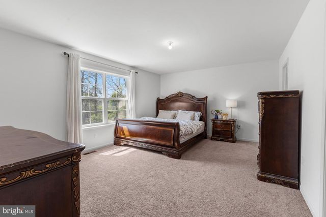 2425 HAWTHORNE DR, Harrisburg, PA 17110