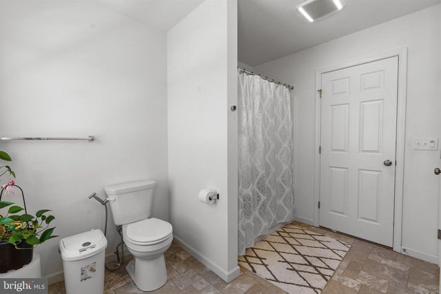 2425 HAWTHORNE DR, Harrisburg, PA 17110