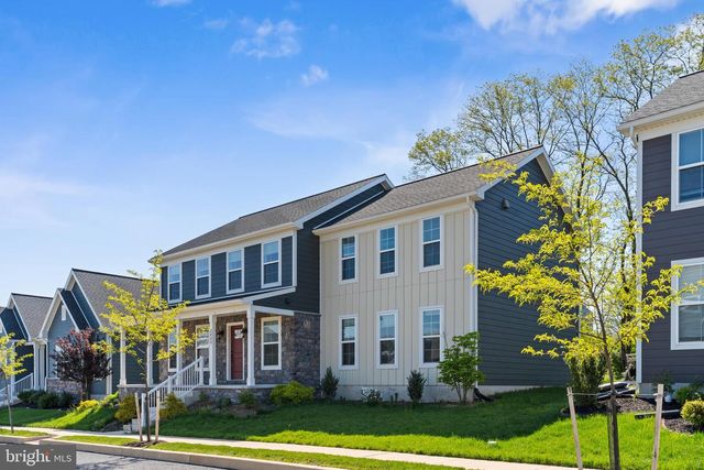 2425 HAWTHORNE DR, Harrisburg, PA 17110