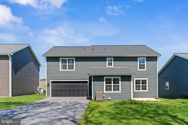 2425 HAWTHORNE DR, Harrisburg, PA 17110