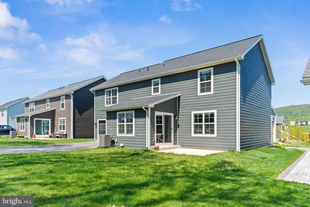 2425 HAWTHORNE DR, Harrisburg, PA 17110