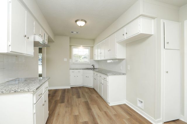 631 Edgebrook Drive, Houston, TX 77034