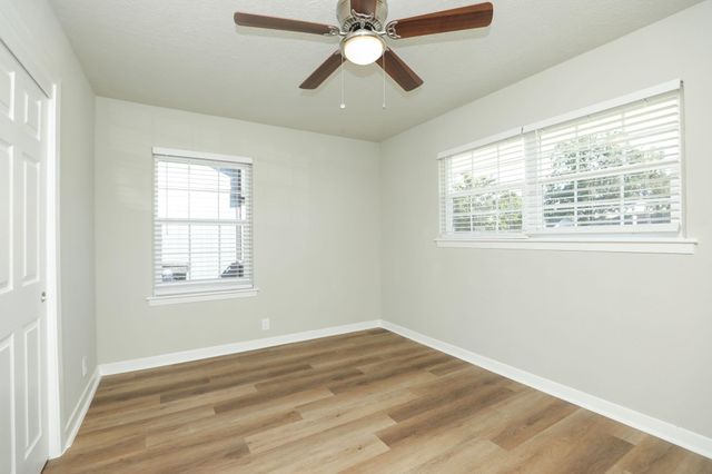 631 Edgebrook Drive, Houston, TX 77034