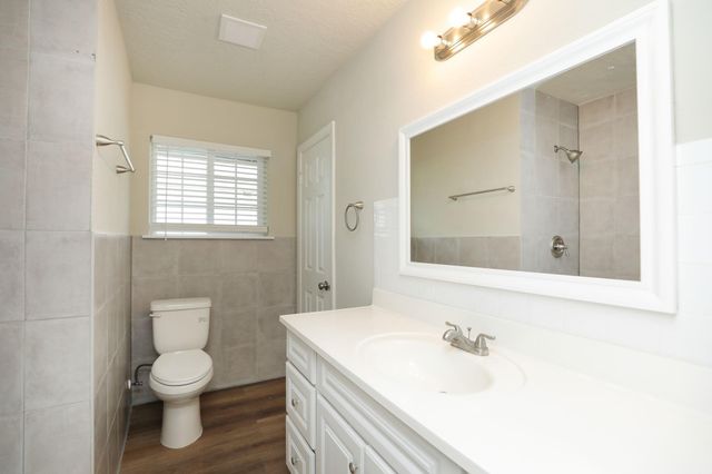 631 Edgebrook Drive, Houston, TX 77034