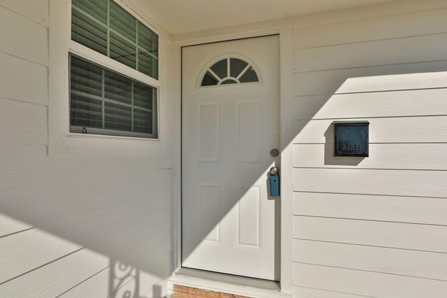 631 Edgebrook Drive, Houston, TX 77034