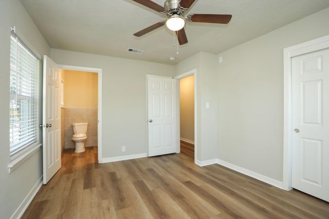631 Edgebrook Drive, Houston, TX 77034
