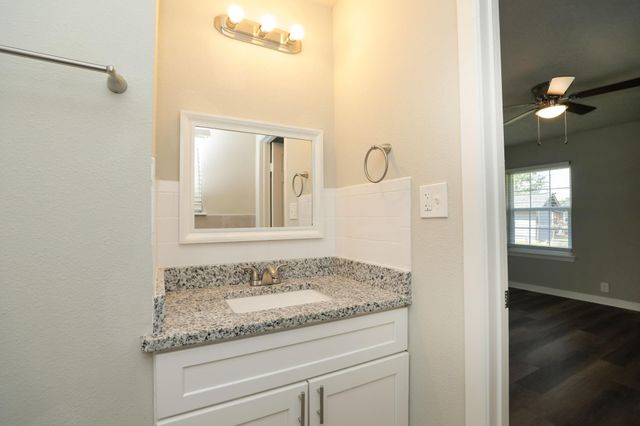 631 Edgebrook Drive, Houston, TX 77034