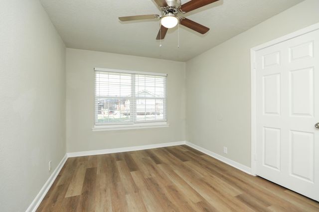 631 Edgebrook Drive, Houston, TX 77034