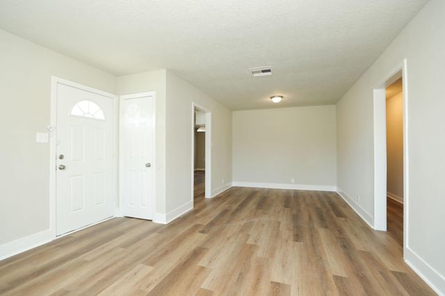 631 Edgebrook Drive, Houston, TX 77034