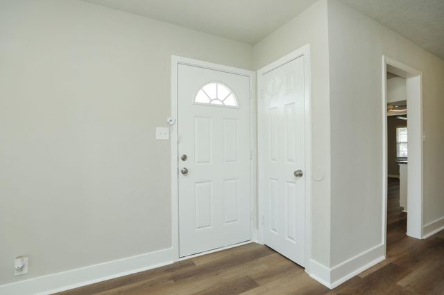 631 Edgebrook Drive, Houston, TX 77034