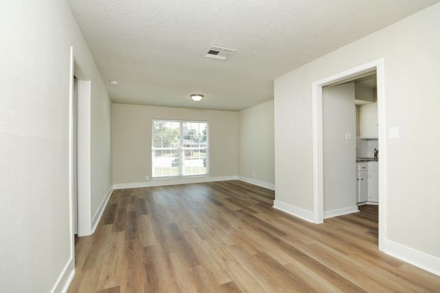 631 Edgebrook Drive, Houston, TX 77034
