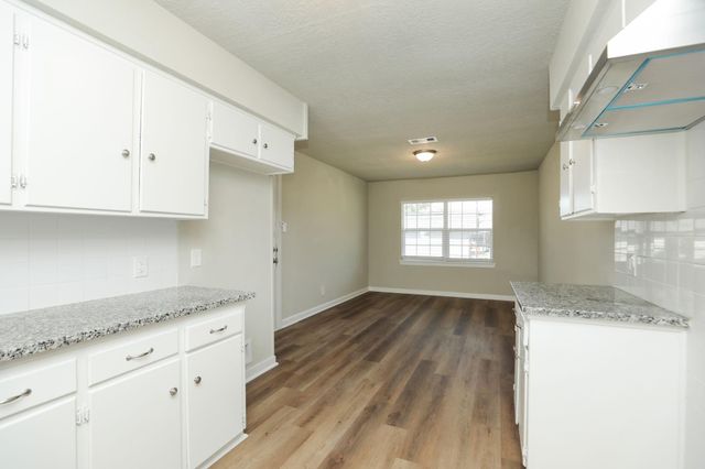 631 Edgebrook Drive, Houston, TX 77034