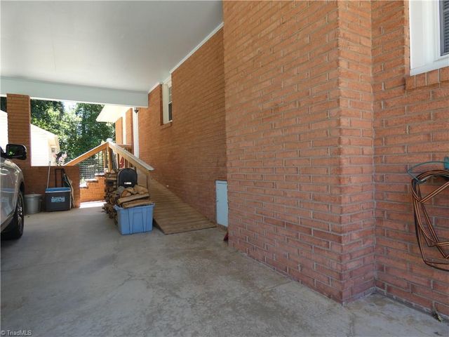 1239 Fairview Drive, Lexington, NC 27292