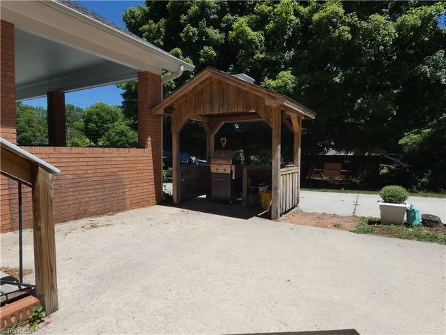 1239 Fairview Drive, Lexington, NC 27292