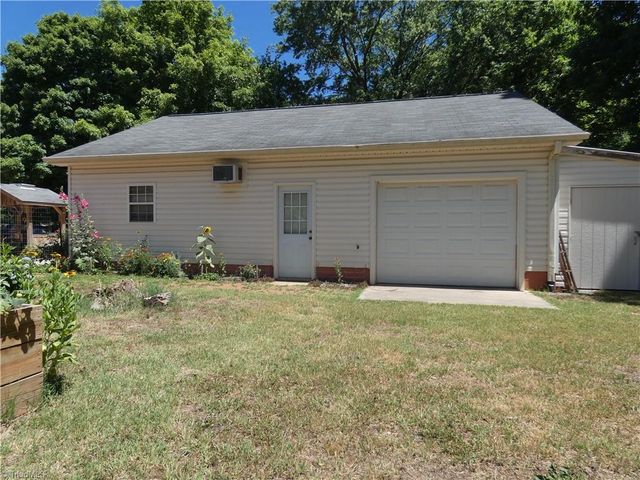 1239 Fairview Drive, Lexington, NC 27292