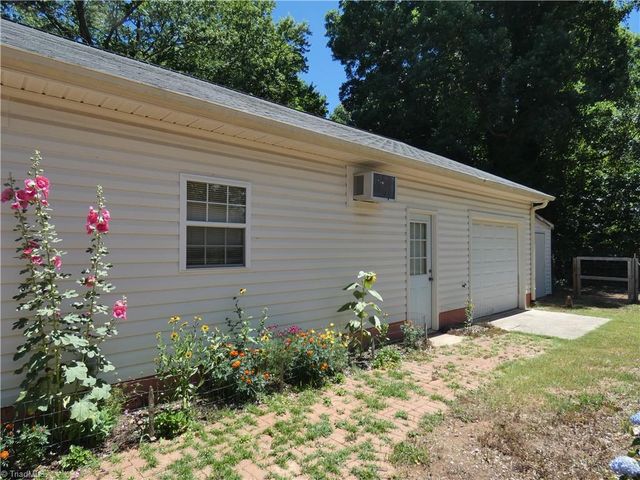 1239 Fairview Drive, Lexington, NC 27292