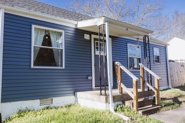 37 Maple St, Clarksville, TN 37042