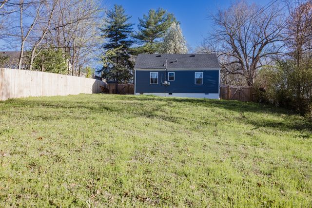 37 Maple St, Clarksville, TN 37042