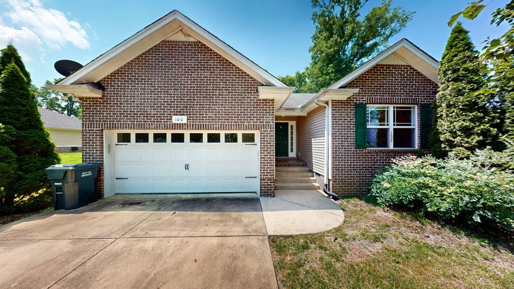 100 Hickory Pointe, Dickson, TN 37055
