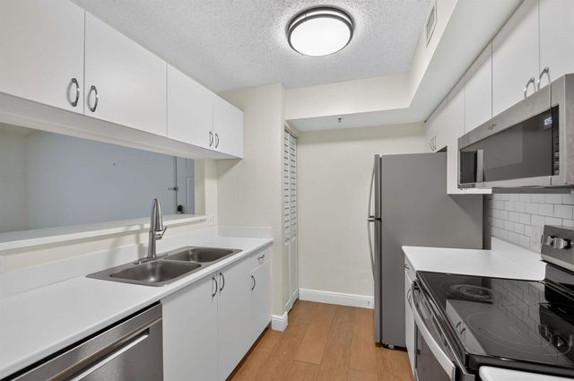 123 Yacht Club Way 307, Hypoluxo, FL 33462