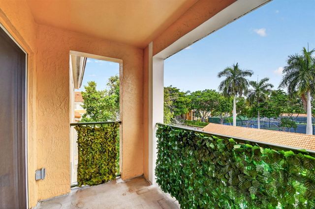 123 Yacht Club Way 307, Hypoluxo, FL 33462