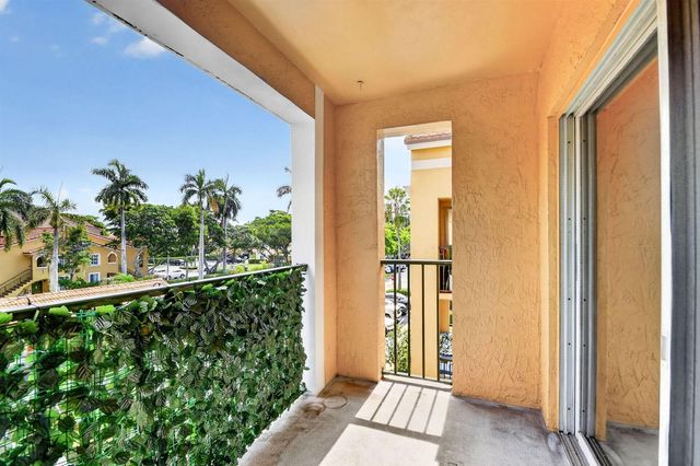 123 Yacht Club Way 307, Hypoluxo, FL 33462